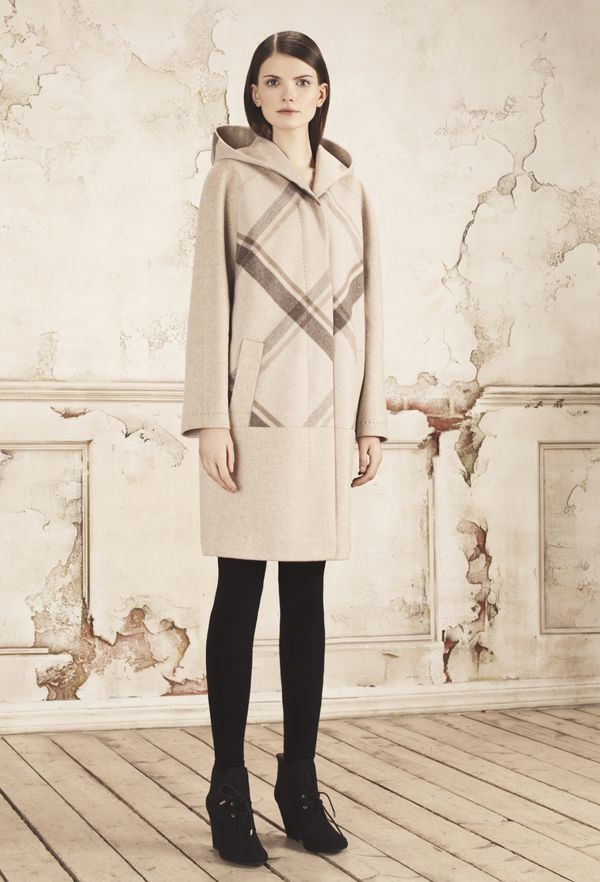 Пальто с эффектным геометрическим рисунком