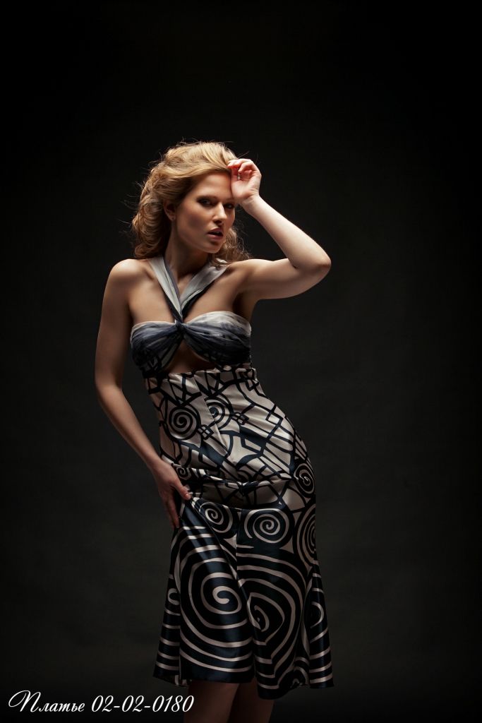 Чёрно-белое платье