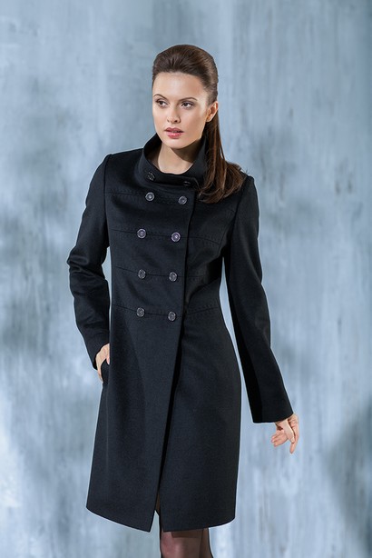Пальто полуприлегающего силуэта