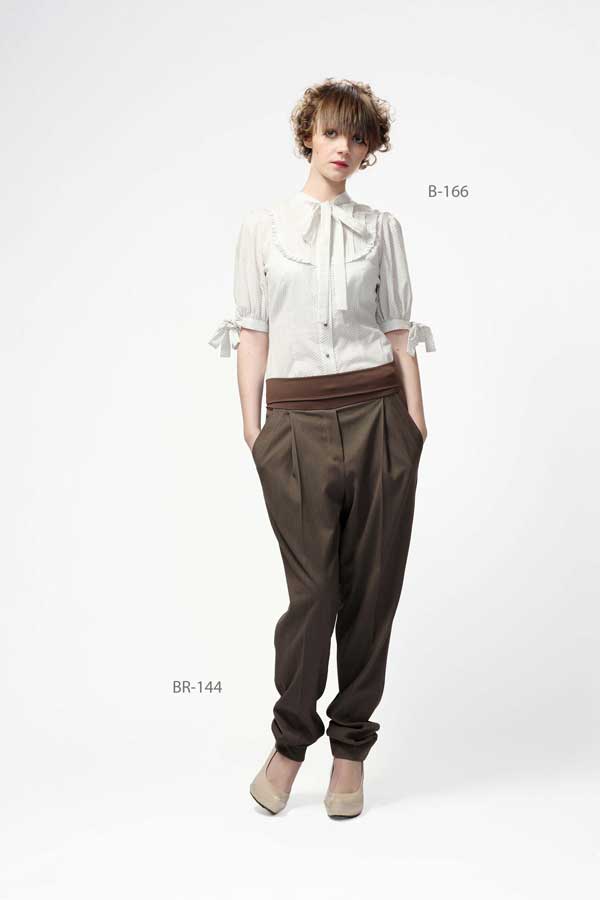 Брюки-классика, зауженные к низу