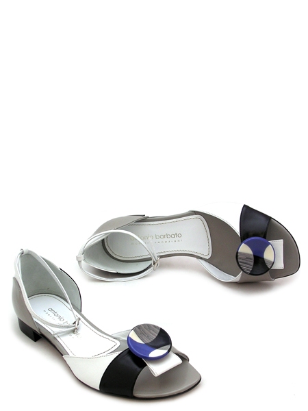 Босоножки серо-фиолетовые на низком каблуке