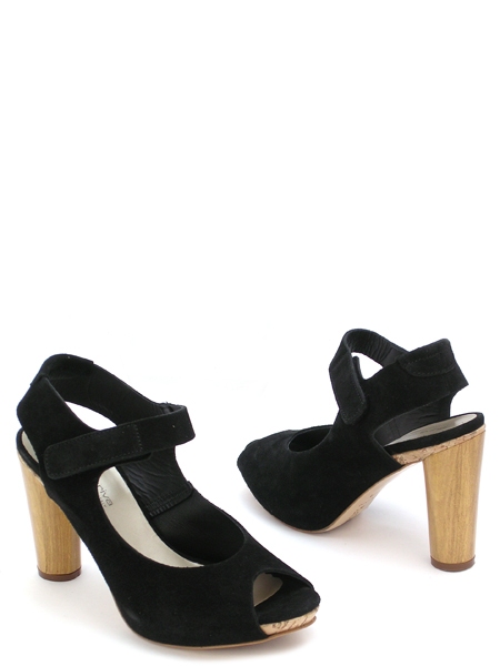 Босоножки черные замшевые на деревянном каблуке