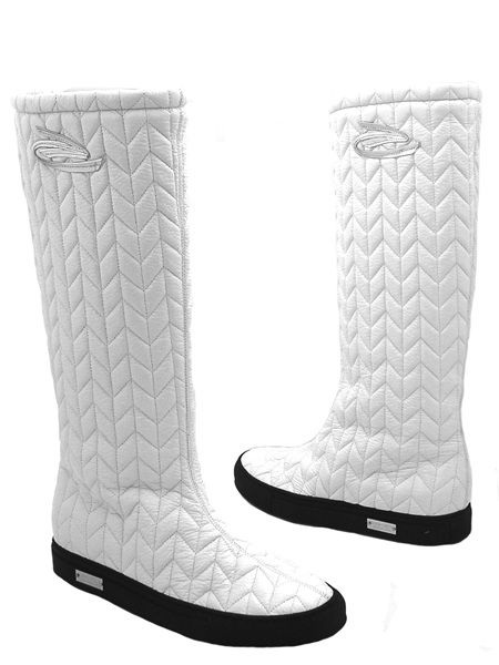 Сапоги белые из стеганной оленьей кожи