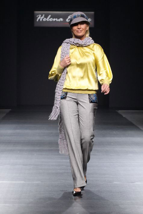 Серые брюки с отделкой клетка