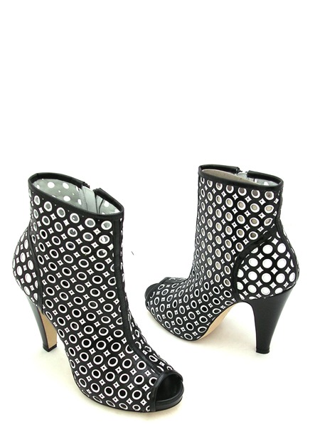 Перфорированные ботильоны