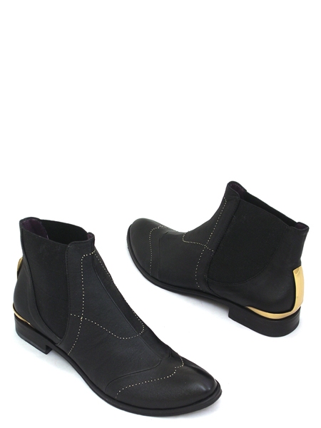 Высокие кожаные ботинки