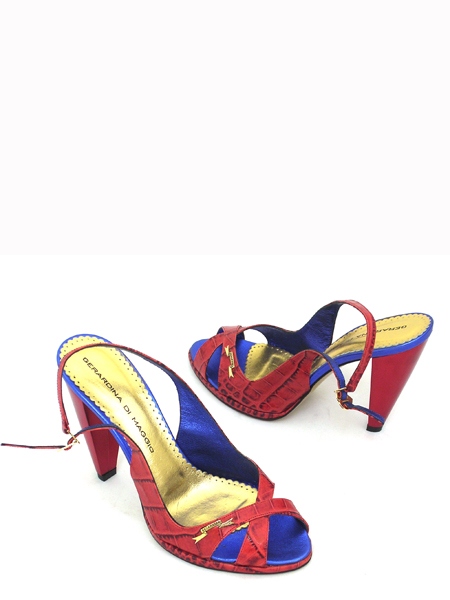 Босоножки алые на каблуке