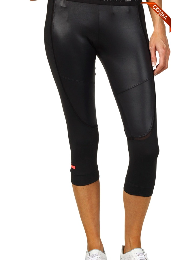 голубые джинсовые бриджи с карманами