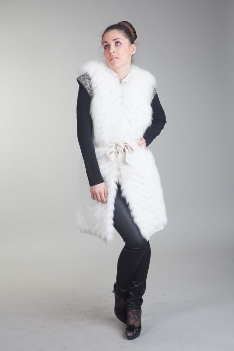 Эксклюзивный жилет из полярной лисы от Symetrie