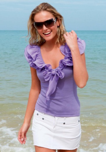 Топик с декольте