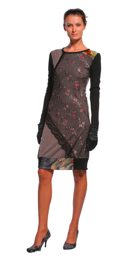 Платье беж двойное с черным кружевом