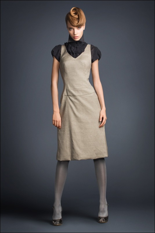 Платье цвета латте