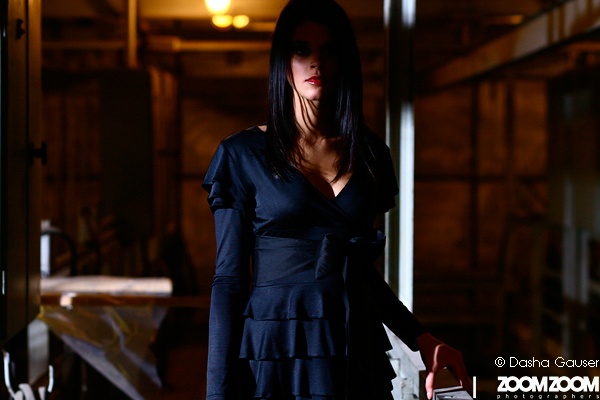 Платье с рюшами и поясом-бантом