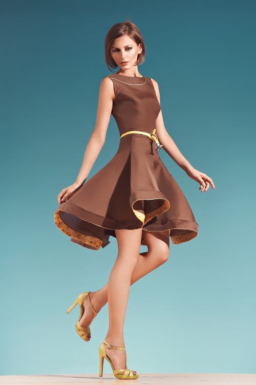 Шелковое платье с юбкой клеш