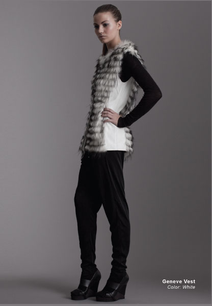 Эффектный белый жилет с мехом от KayCee Copenhagen
