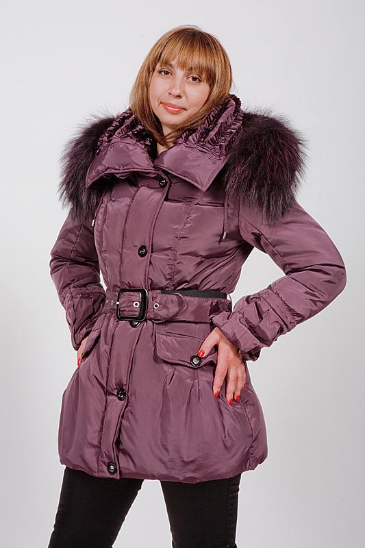 Зимняя куртка цвета баклажан