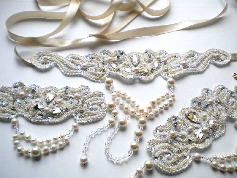 Свадебный Комплект: колье и два браслета "Flower_White"