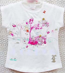 Футбочка с красным деревом