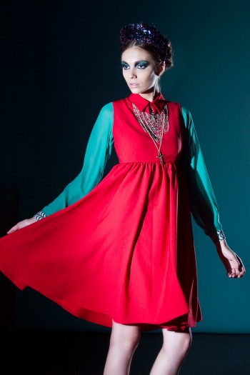 Необычное платье с завышенной талией