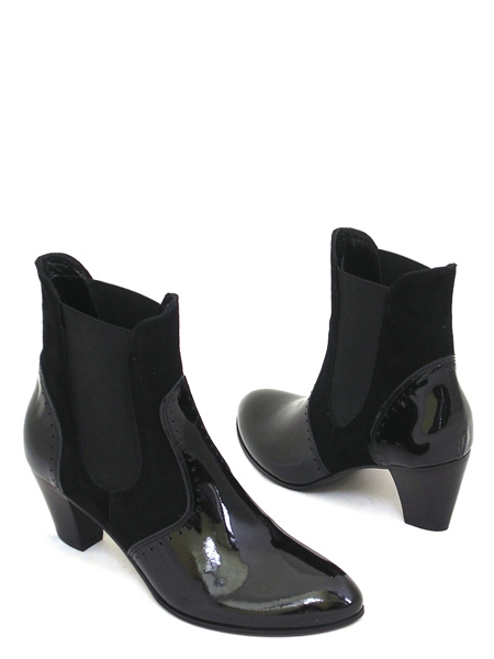 Полусапожки замшевые на низком каблуке