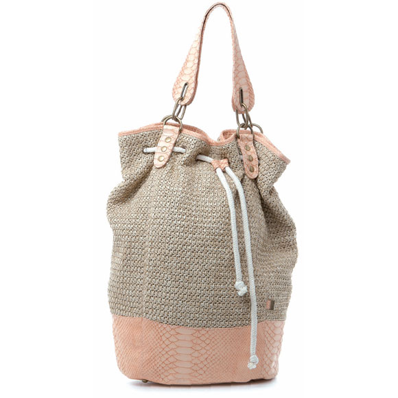 Стильная сумка для активной леди