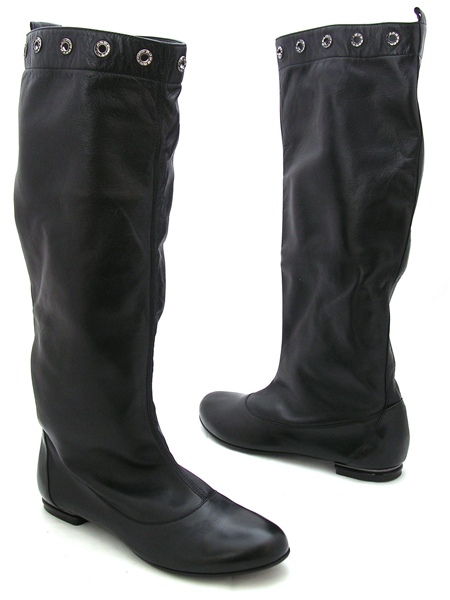 Сапоги с голенищем типа труба