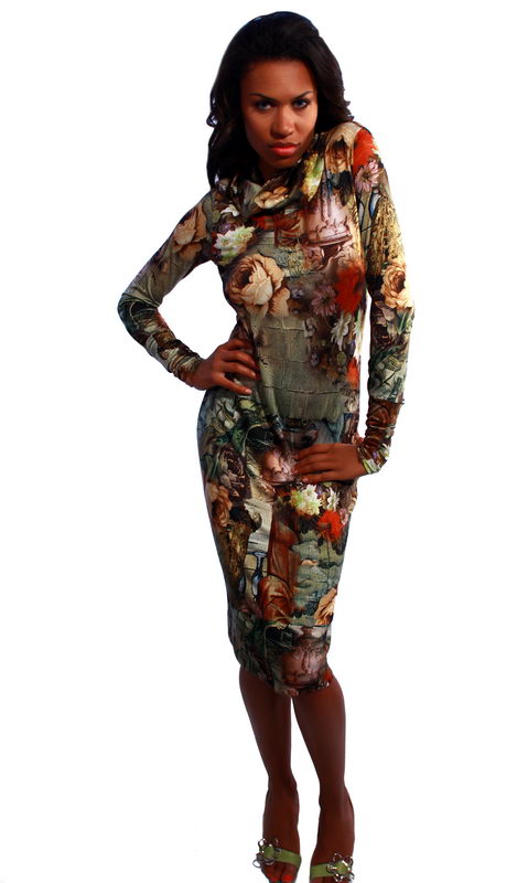 Яркое платье прямого силуэта