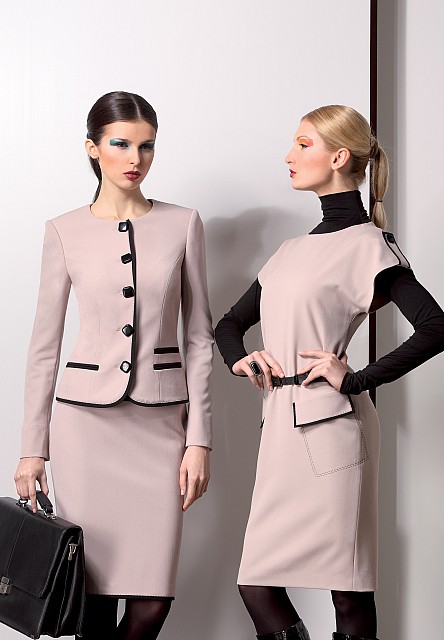 Стильный комплект: платье и блузка-водолазка