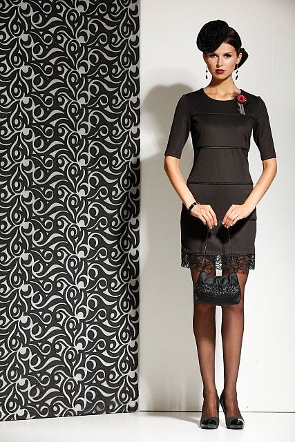 Красивое платье с кружевом