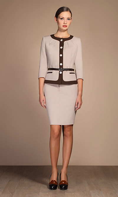 Изысканный костюм с оригинальным декором