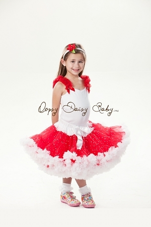 Красная юбка с белыми сердечками