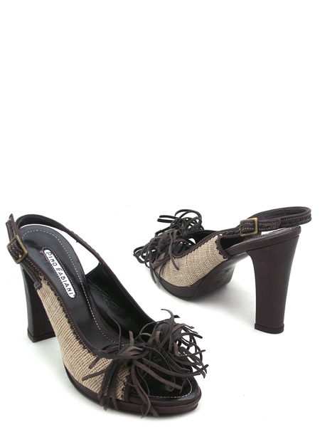 Босоножки на устойчивом каблуке коричневые