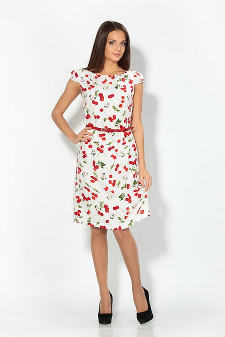 Милое платье с вишенками