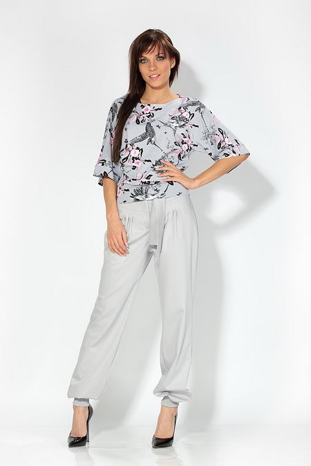 Нарядная блуза с цветочным принтом