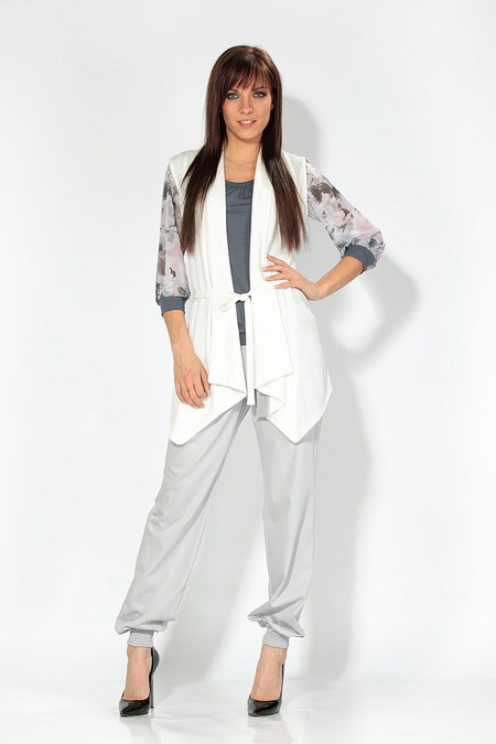 Оригинальный белоснежный жакет без рукавов