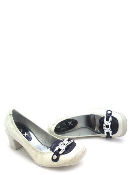 Туфли на каблуке молочные