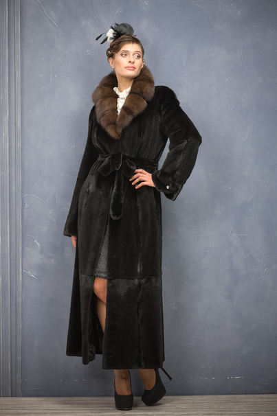 Шуба Miranda из полустриженной норки с воротником из русского со