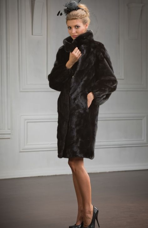 Изысканная норковая шуба цвета Scanblack от Philippe Ferrat