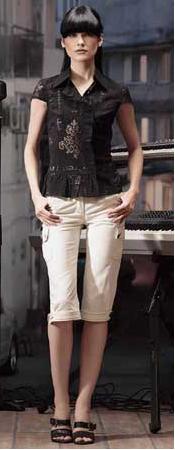 Блуза черная с полупрозрачным принтом