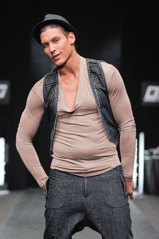 Кофта с V-образным вырезом