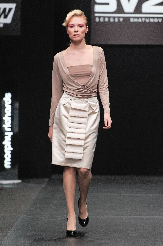 Двубортный бежевый блузон