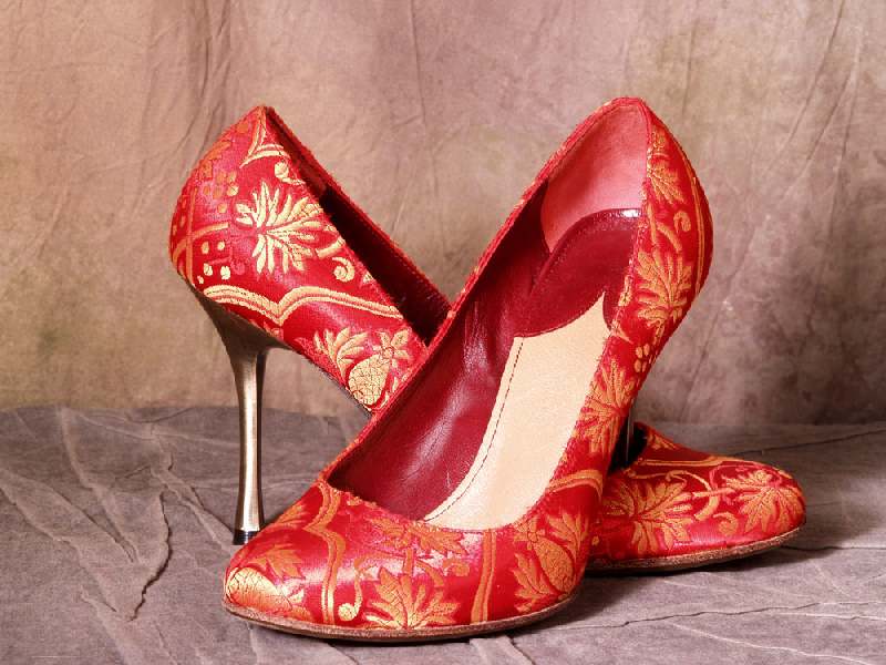 Туфли женские на шпильке атласные