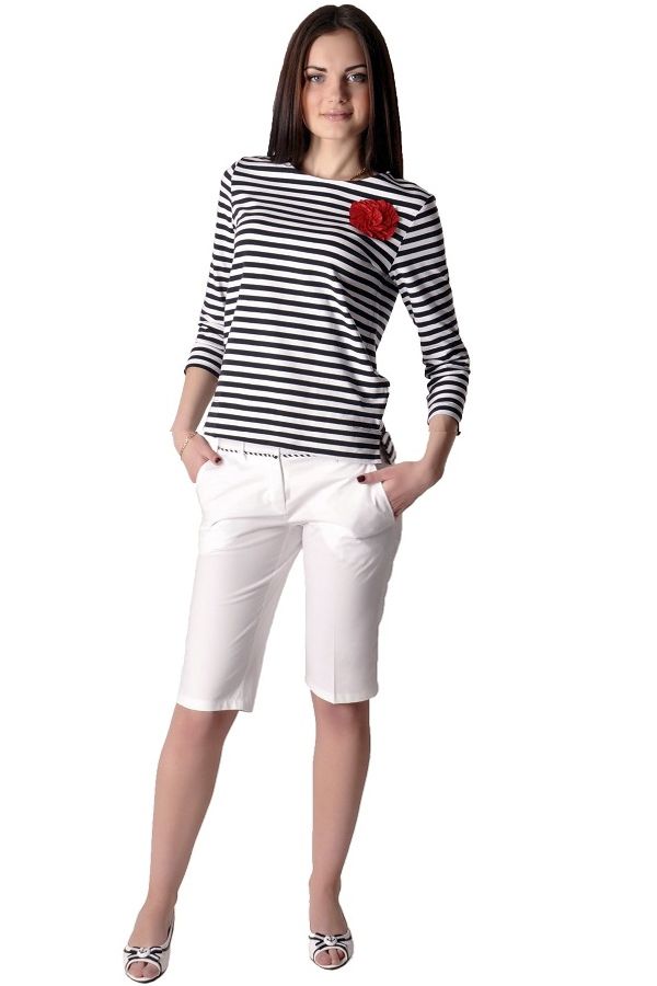 Коттоновые шорты в элегантно-спортивном стиле