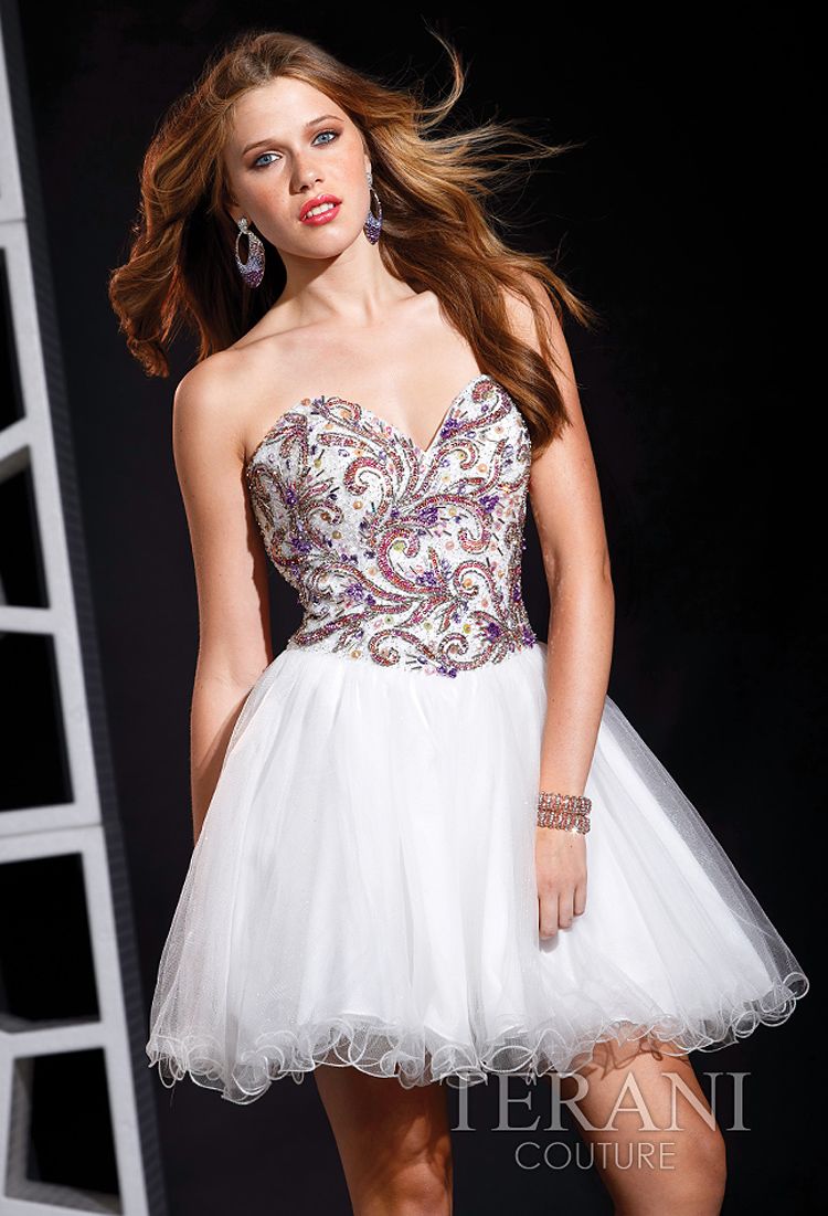 Изящное платье с корсетом, декорированным бисером