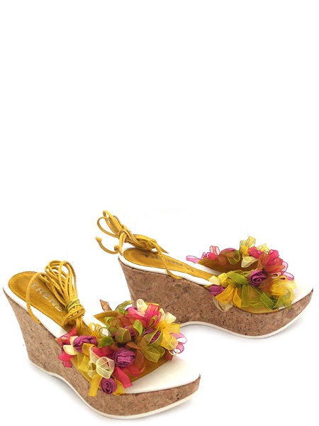 Сабо на пробковой танкетке с завязками