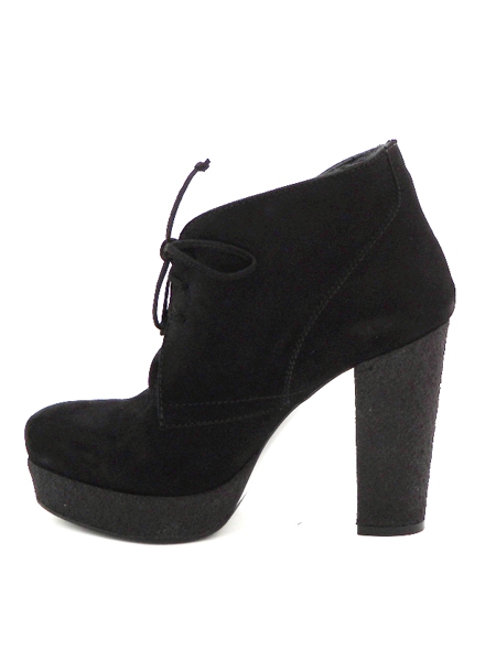 Замшевые ботильны на меху