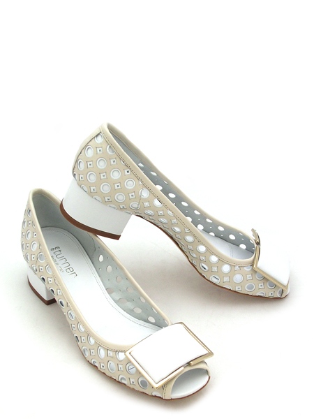 Туфли перфорированные на низком каблуке