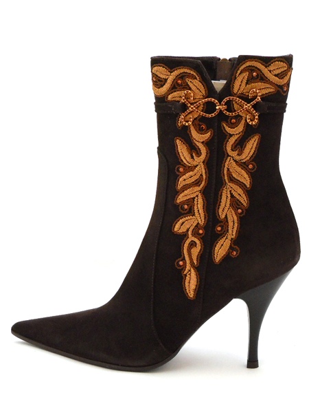 Итальянские полусапожки с вышивкой под золото