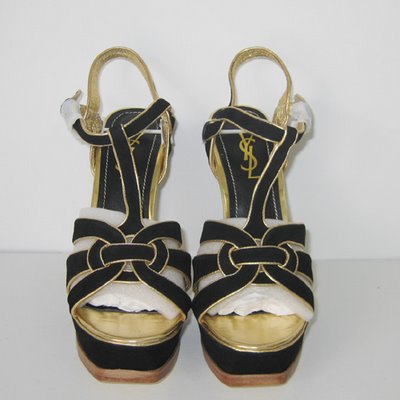 Босоножки на платформе черные с золотом