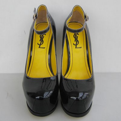 Туфли на скрытой платформе лаковые с ремешком